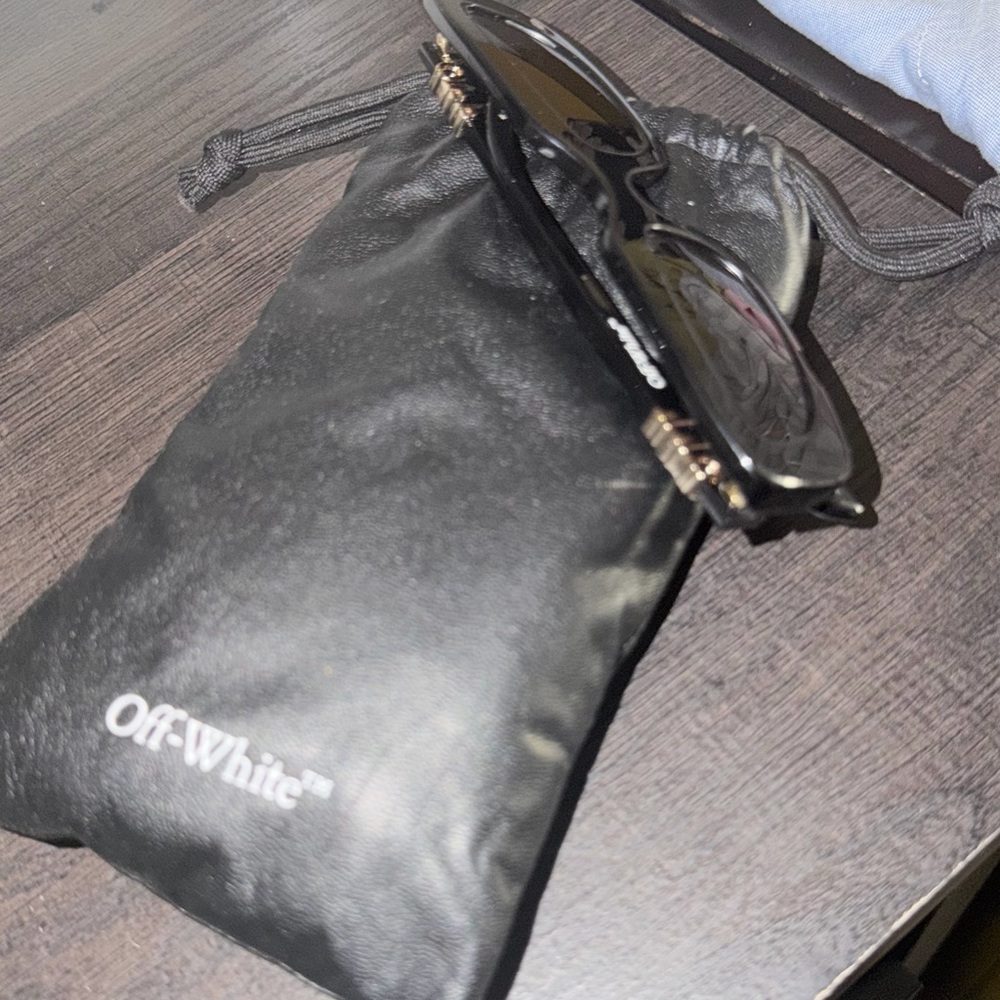 Off white rectangular sunglasses - Picture 3 of 6